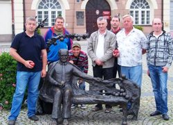 Пам'ятник видатному науковцю-садівнику професору Пеньонжку у садівничій столиці – м. Скерневіце